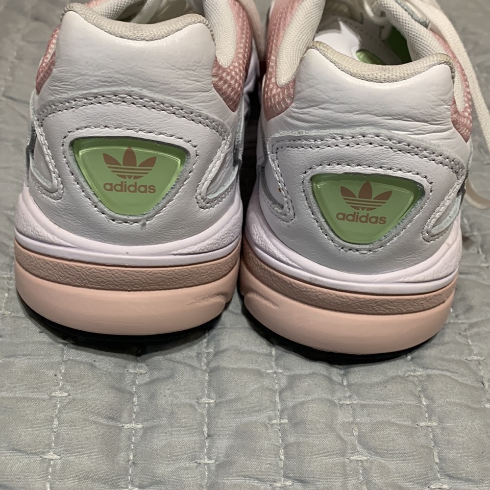 Adidas Torsion tennis shoes - Picture 3 of 12
